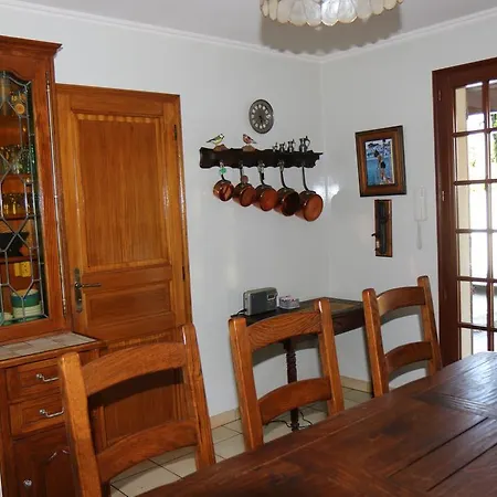 Chez Pierrot Et Gisele