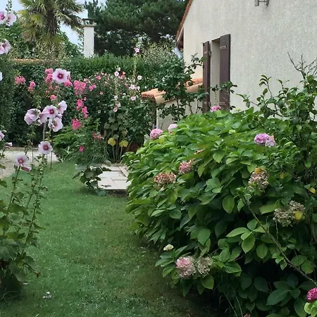 Holiday home Chez Pierrot Et Gisele Meschers-sur-Gironde